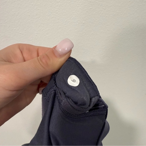 Lululemon Sculpt It Singlet Tank Top (Built-in Bra) in Greyvy 6 - Picture 6 of 6
